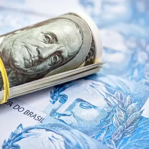 Dólar dispara e chega a R$5,65; maior valor em 2 anos e meio