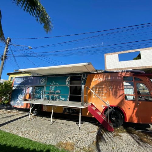 Nave Enel chega a Niterói