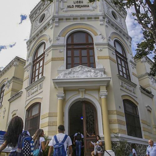 Precariedade na Educação: O desafio do Liceu Nilo Peçanha em Niterói, RJ