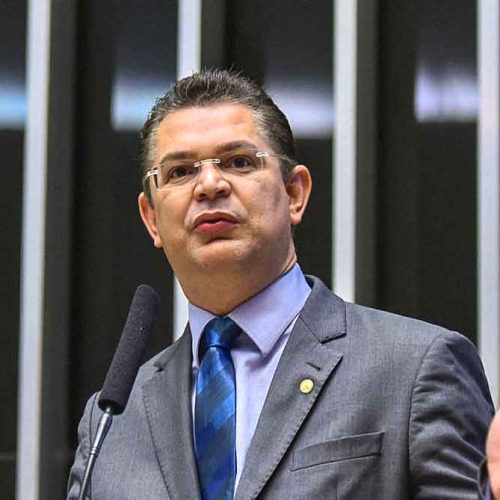 Projeto antiaborto: deputado diz ter 300 votos e afirma que há acordo com Lira para texto entrar em pauta